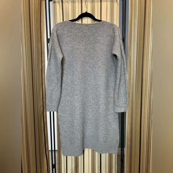 Cashmere sweater dress - Picture 3 of 15